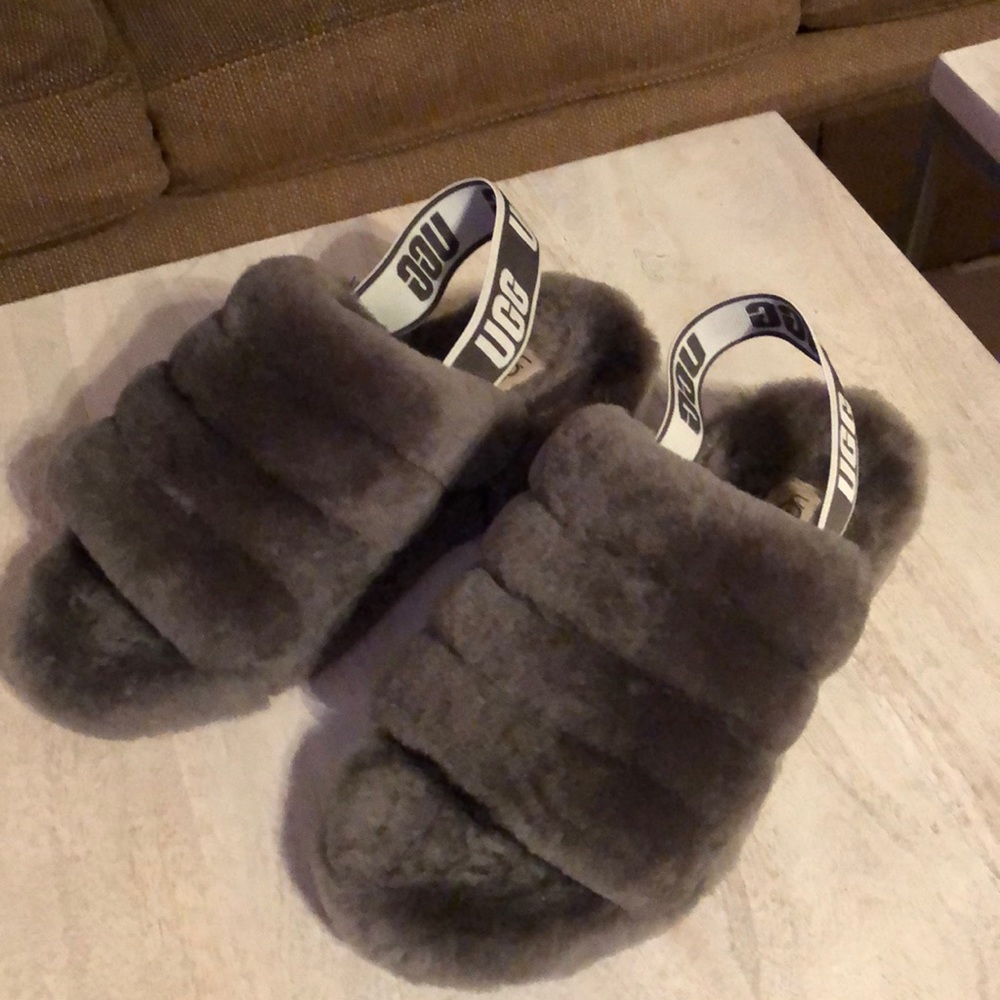 UGG gray Fluff Yeah shearling slippers NWOT SIZE 8